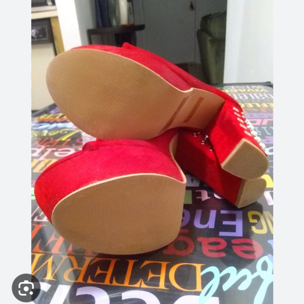 ✨️✨️Gorgeous Studded Platforms - Picture 7 of 7